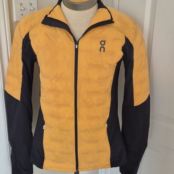 On Running Men's Climate Jacket in Yellow and Black - Picture 3 of 16